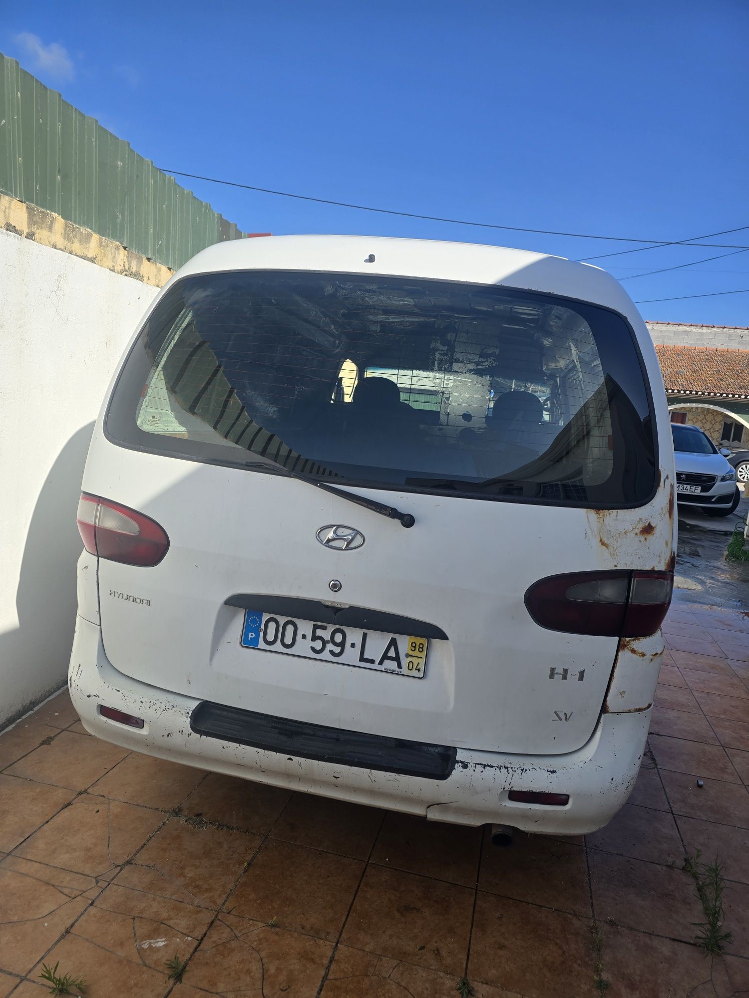 HYUNDAI H-1 pronta andar