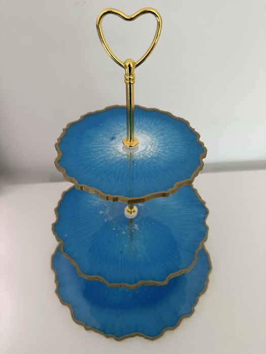 Trzypoziomowa błękitna patera z żywicy epoksydowej