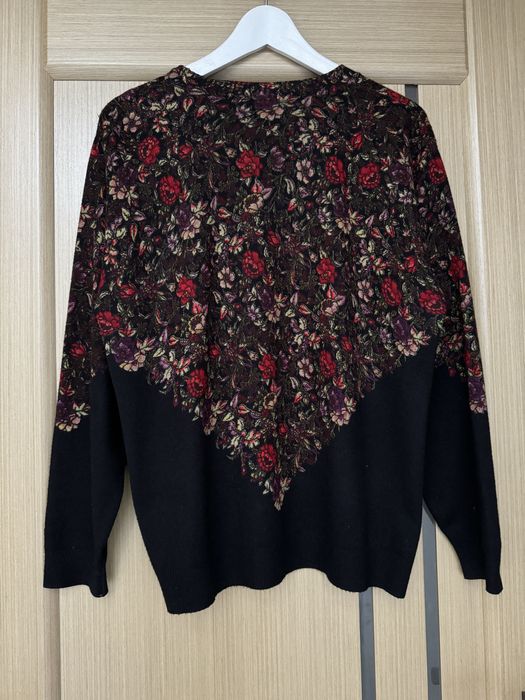 Женский свитер стразы