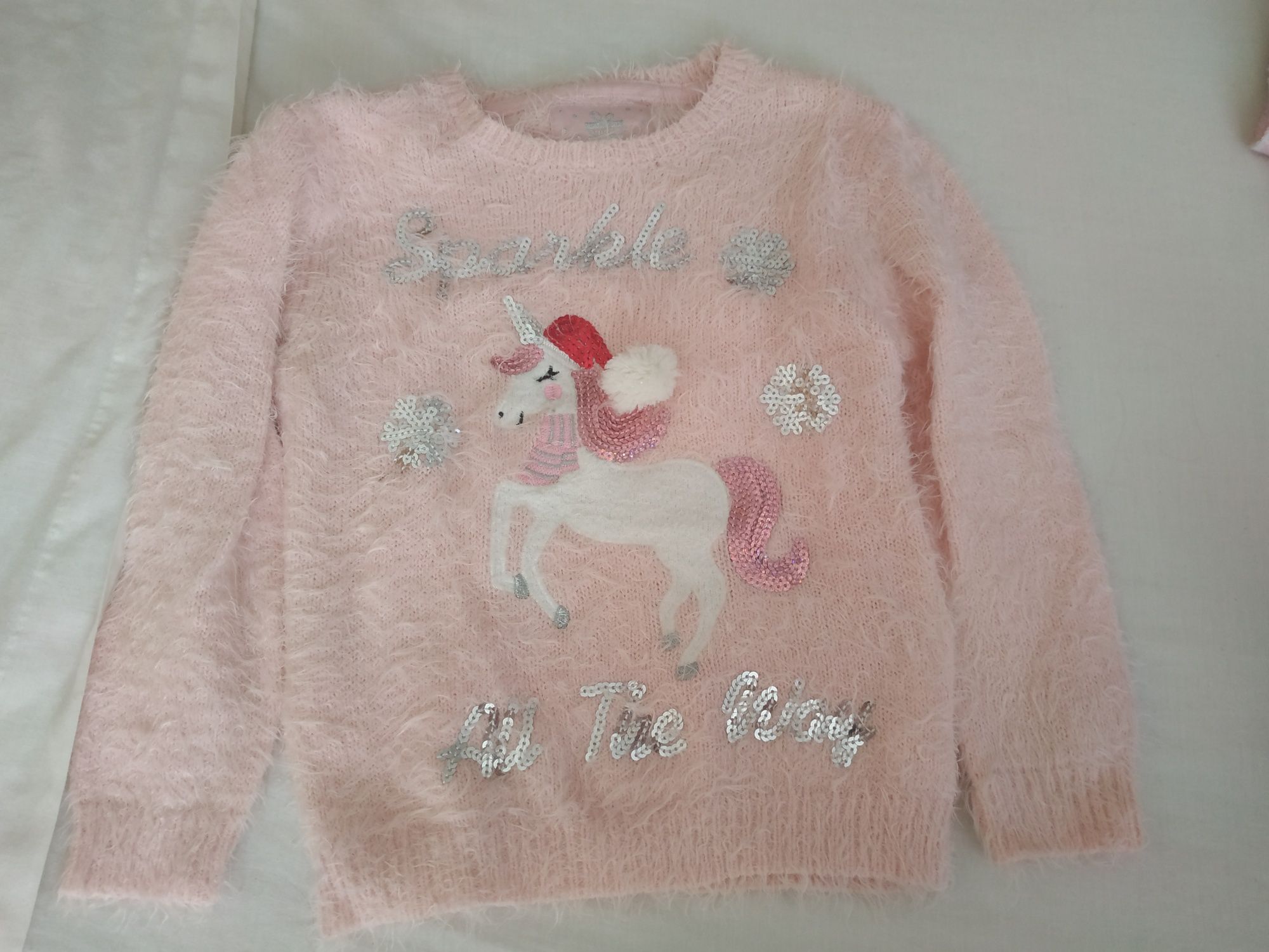 Camisola quente com unicórnio e pompom