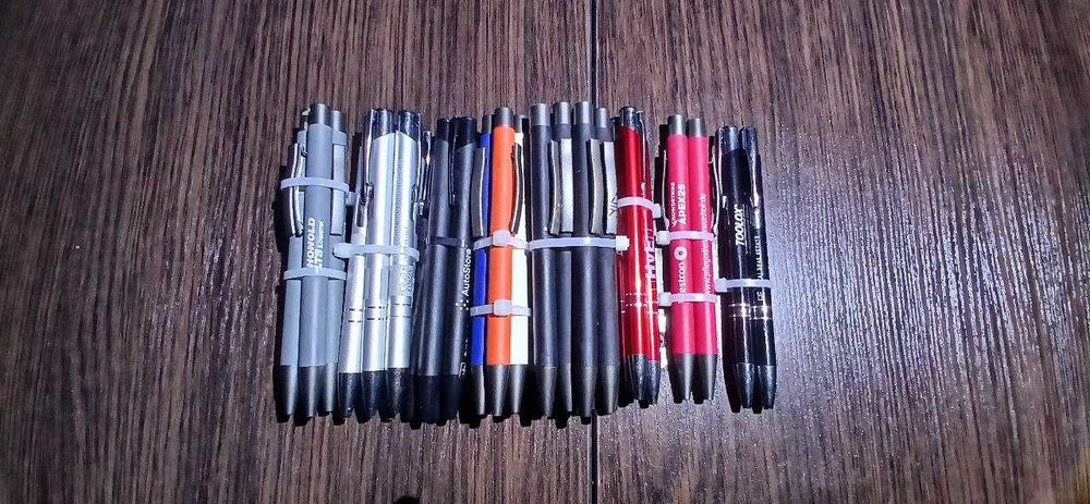 Розпродаю особисту колекцію ручок. Шариковая ручка.