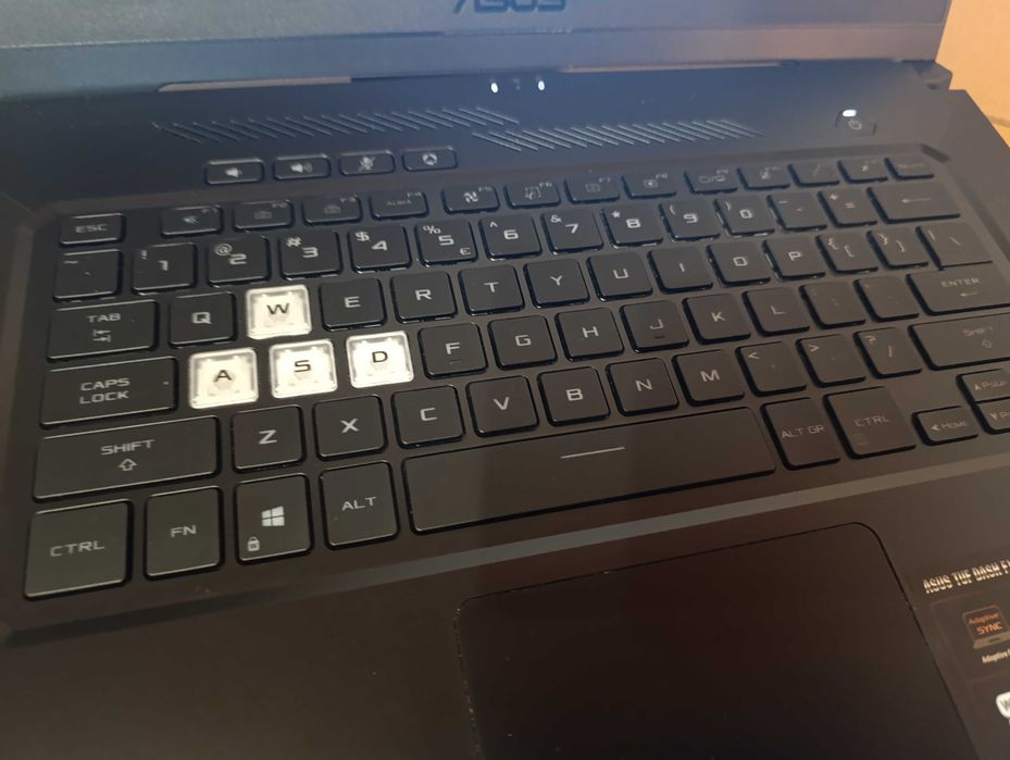 Asus Tuf 144Hz i7 11370h RTX 3060 6GB 16RAM 512 SSD