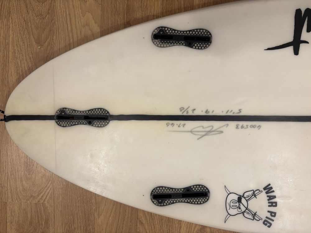 Surfboard 5’11 Semut