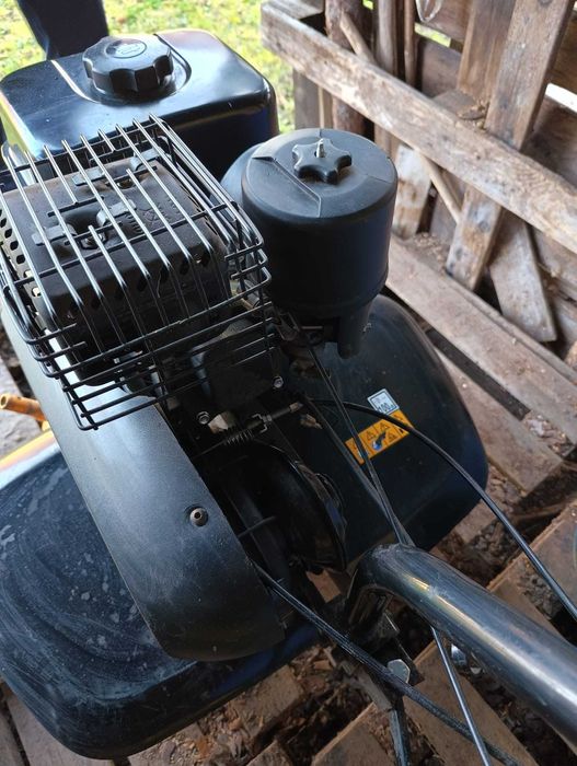 Glebogryzarka McCulloch MFT85 210 R