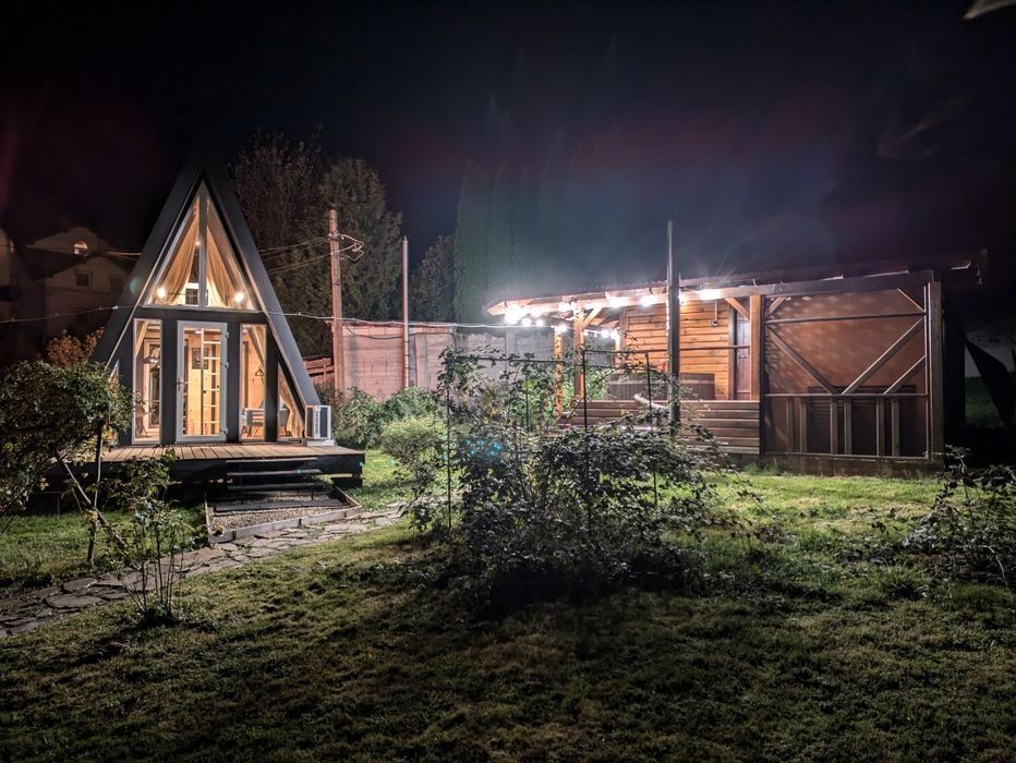 Будиночок A-frame з басейном в центрі Славська