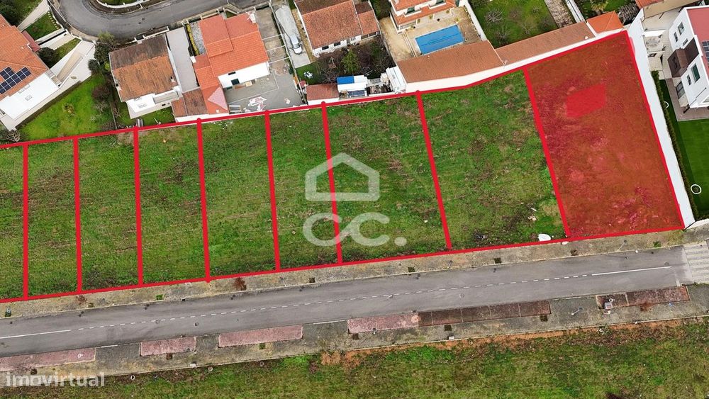Lote de terreno destinado à construção de moradia, situado em uma loca