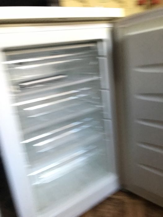 Морозильная камера CANDY CFU195/1E