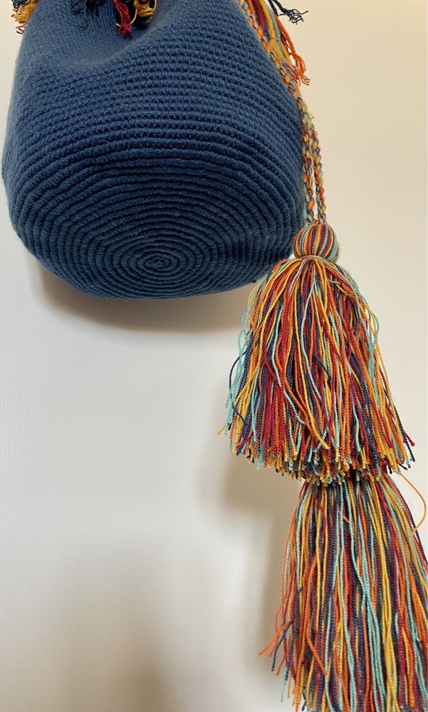 Mala artesanal Wayuu azul escura