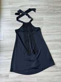 Czarna sukienka wiązana na szyi. Zara