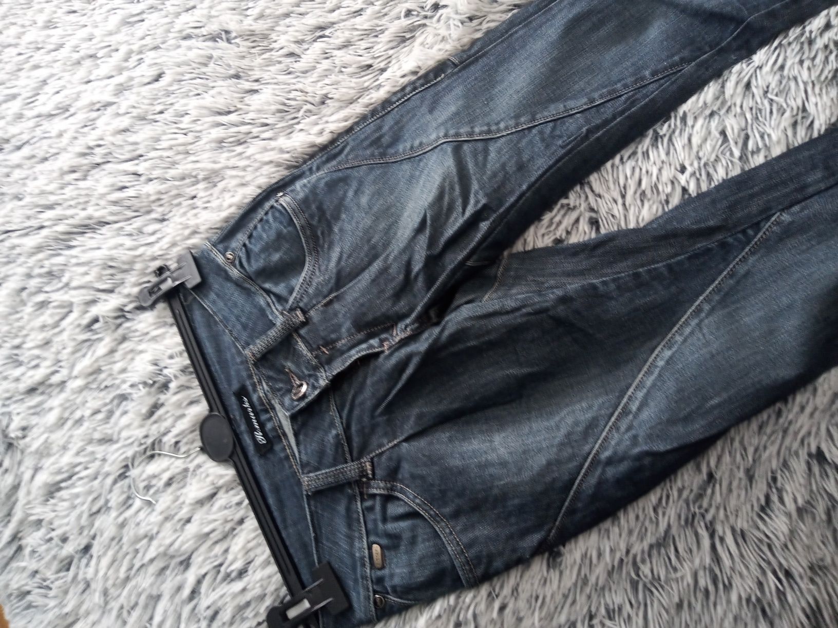 Spodnie damskie jeansy szerokie biodra M 38