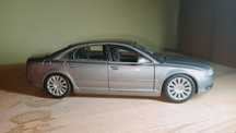 MAISTO Масштаб 1/24 AUDI A8 машинка