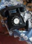 Telefone antigo preto em baquelite