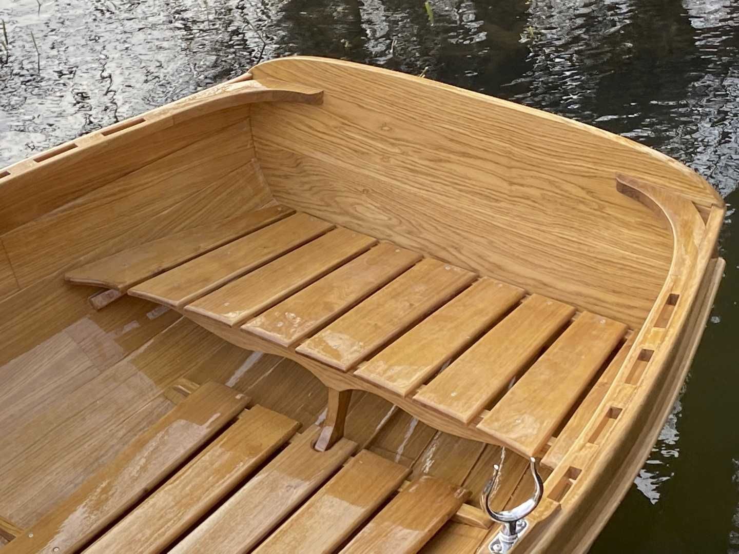 Łódź, łódka drewniana, żaglówka, bączek dingi, dinghy, jacht