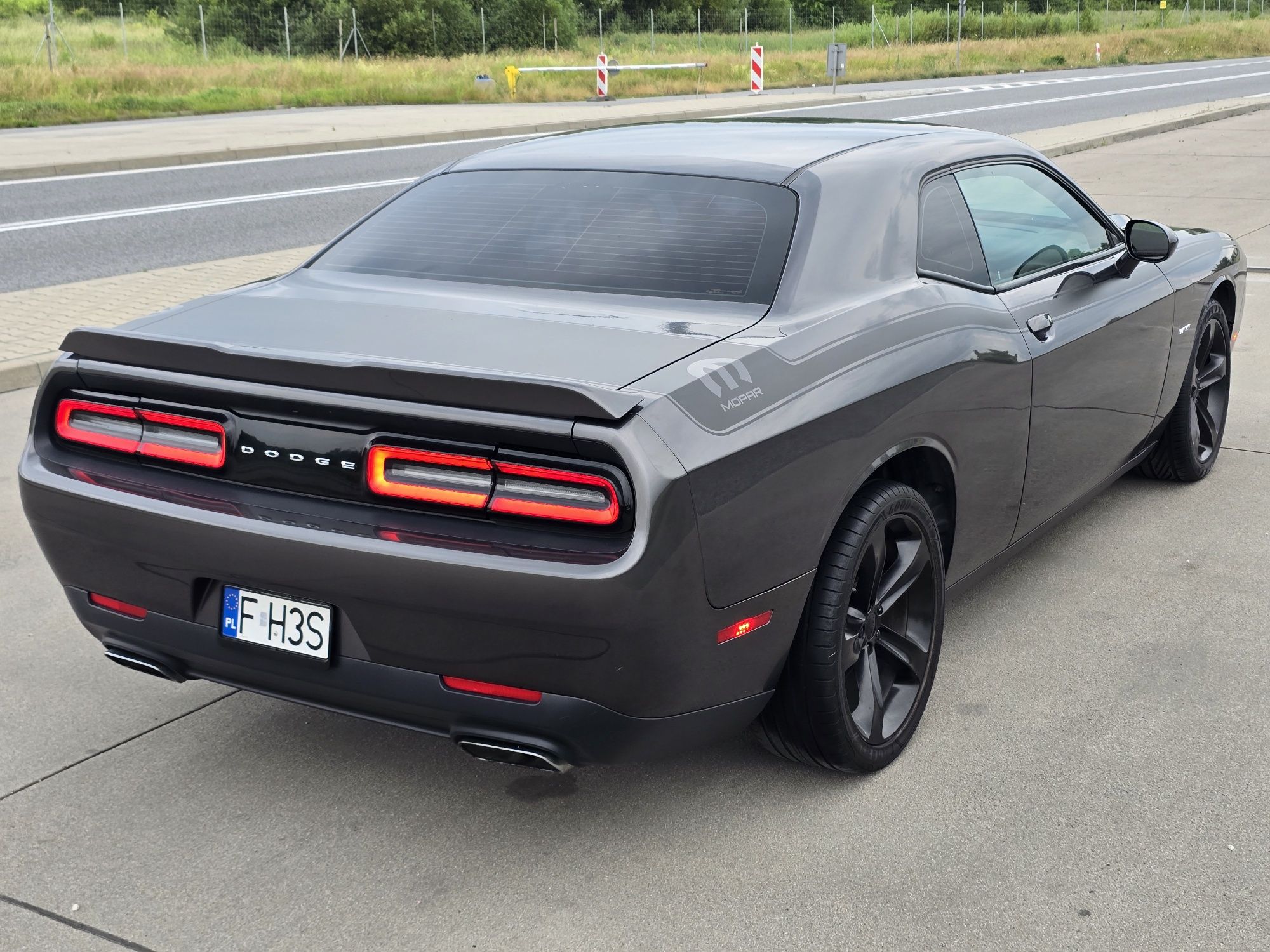 CHALLENGER 5.7 HEMI, MANUAL! SZPERA!Atrakcyjny! Piękny stan, zamiana
