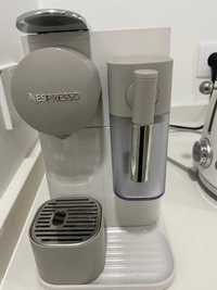 Máquina de Café Nespresso Delonghi Latissima One Branca