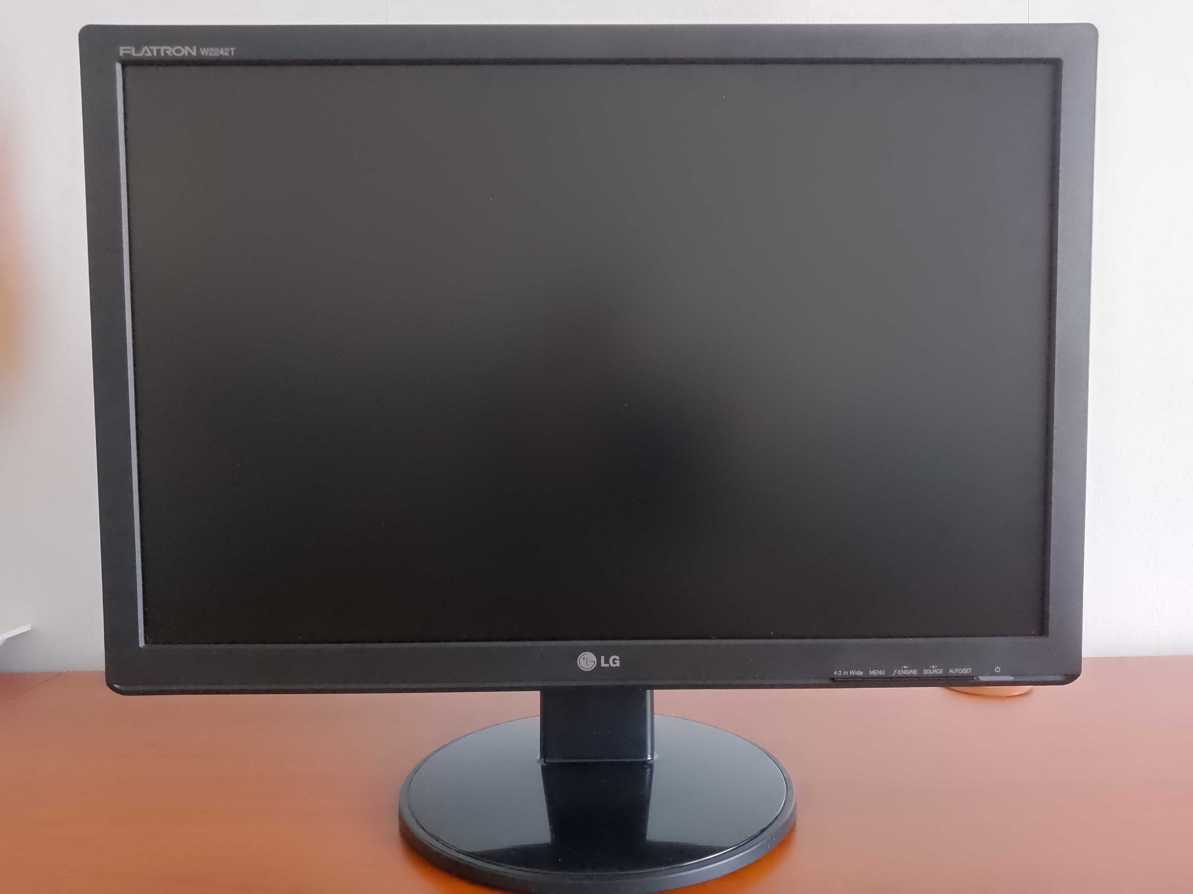 Монитор LG Flatron W2242T