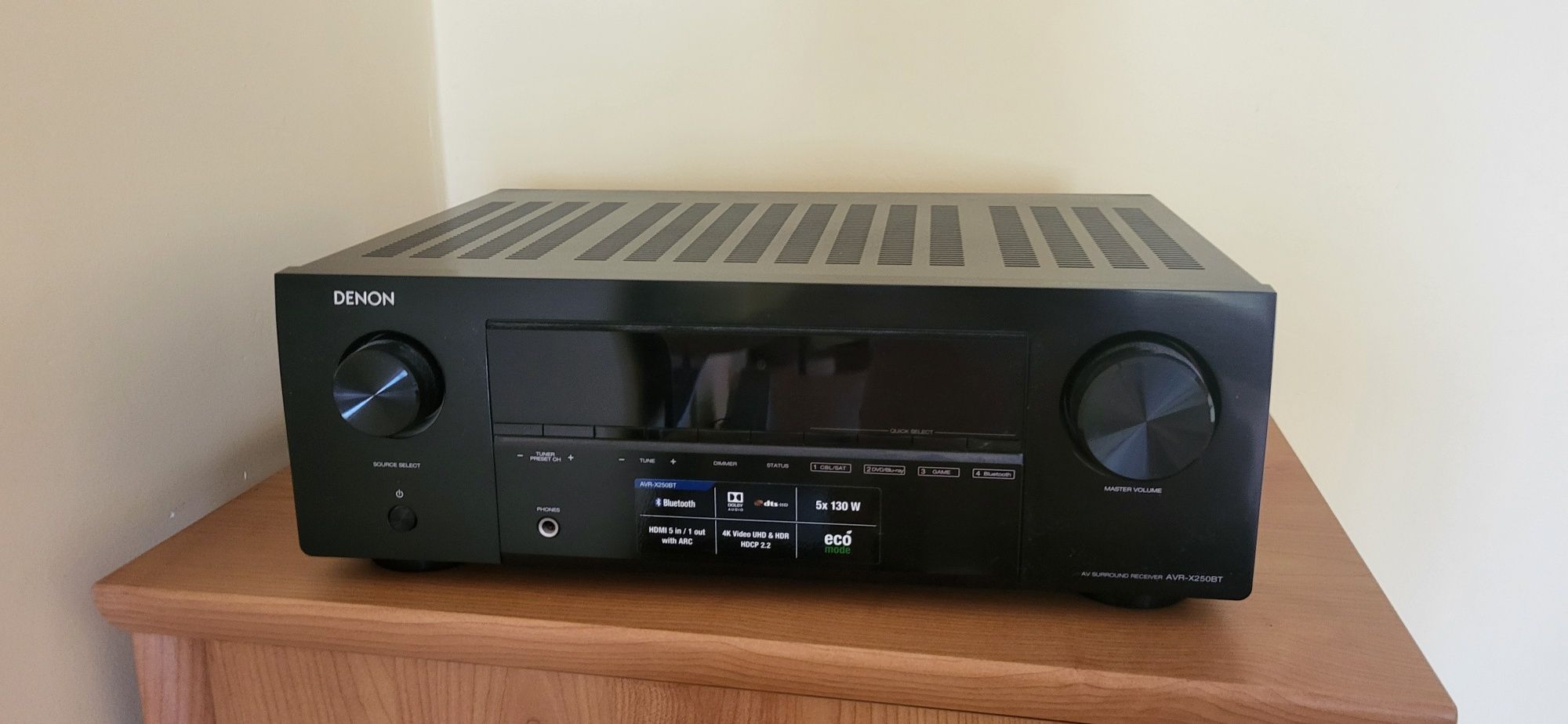 Amplituner Denon AVR-X250BT