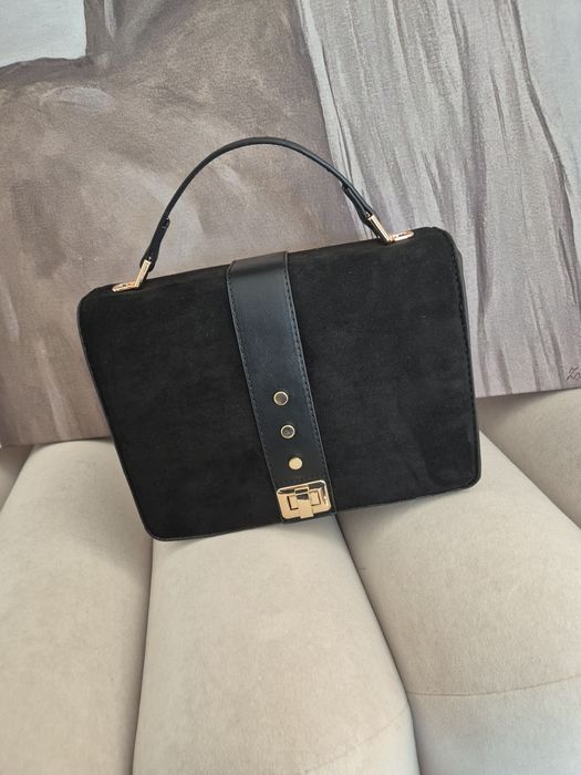 Nowa torebka listonoszka damska czarna złote okucia