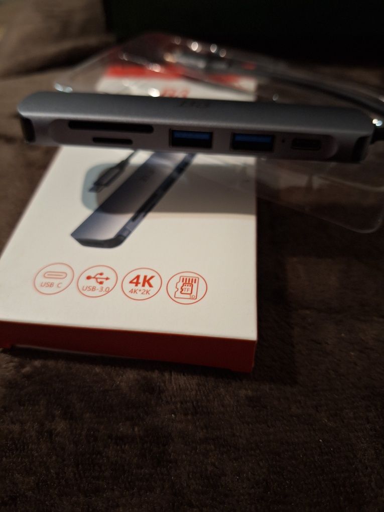 B3 adapterHUB USB-C 6W1  USB 3.0 4K SD TF