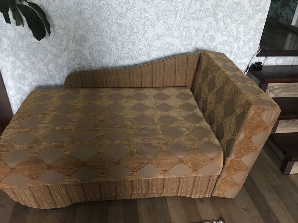 Диван, дитяче ліжко