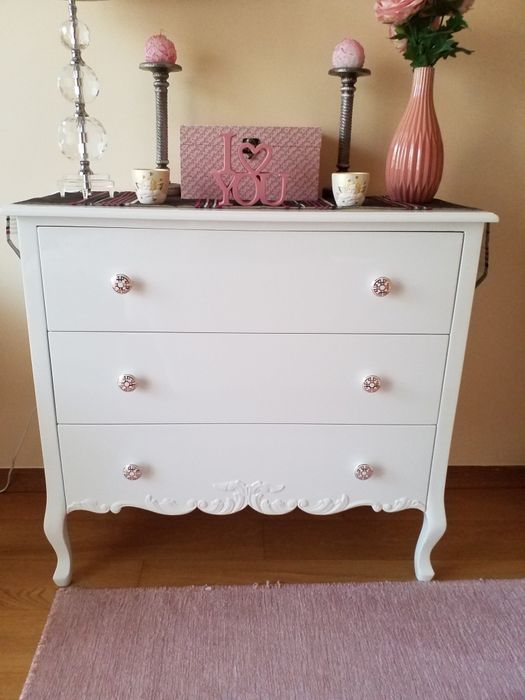 Cómoda NOVA lacada a alto brilho