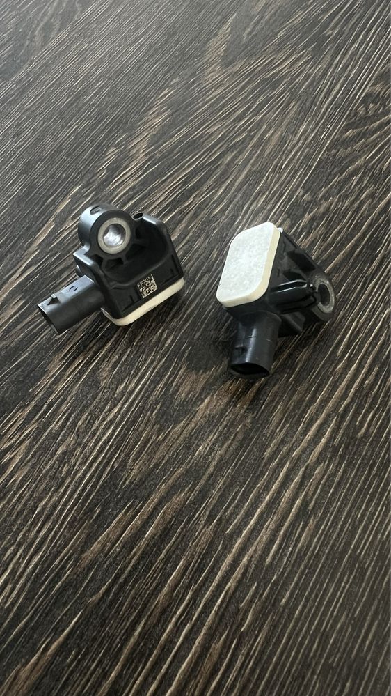 Датчик удару (Crash Sensor) A1668210151 / 56054085AA