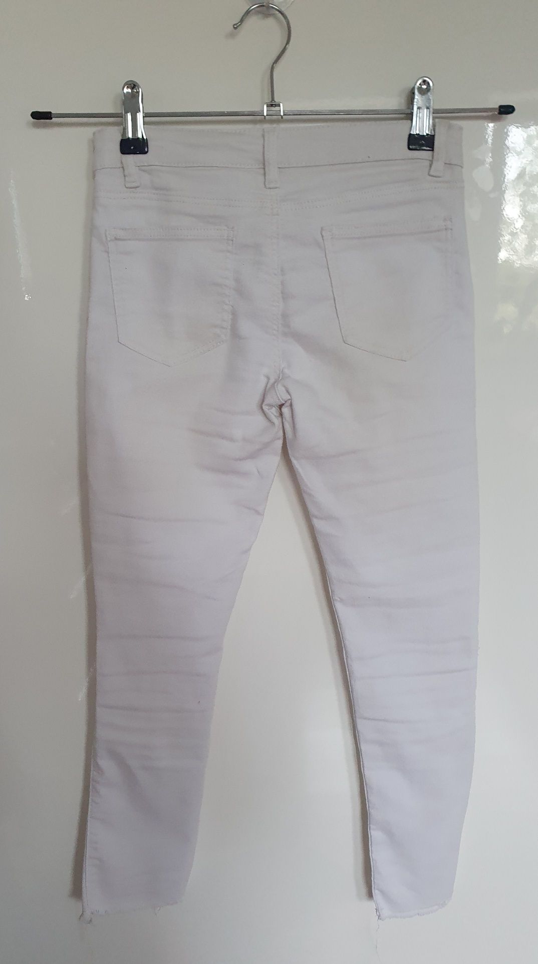 H&M-białe spodnie dla dziewczynki r.146cm