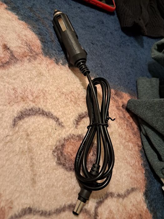 зарядка в машину нова