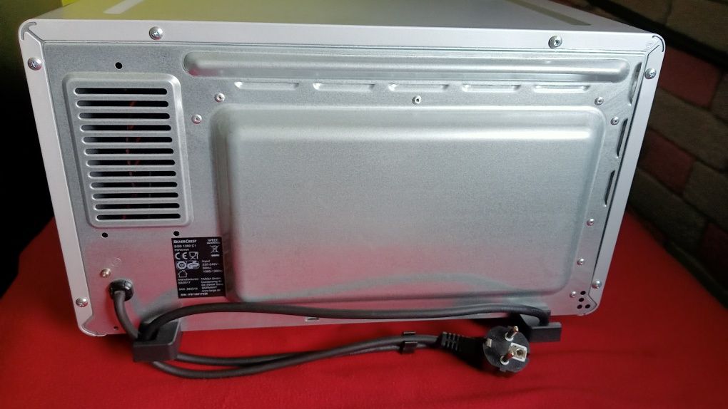 Piekarnik elektryczny z funkcją grilla