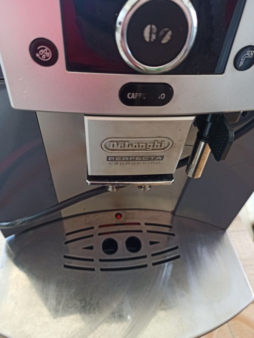 De'Longhi Perfecta ESAM 5500.M ekspres do kawy