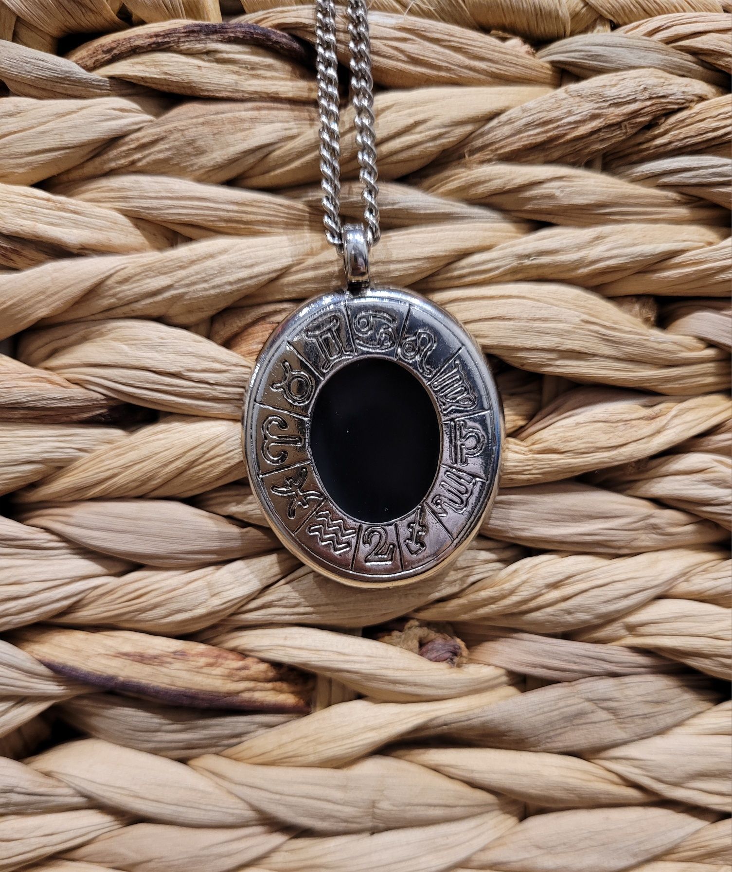 Wisiorek znaki zodiaku biżuteria sztuczna