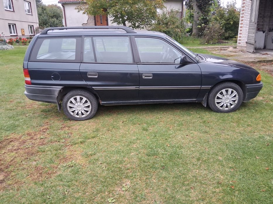 Opel Astra 1.6 benzyna