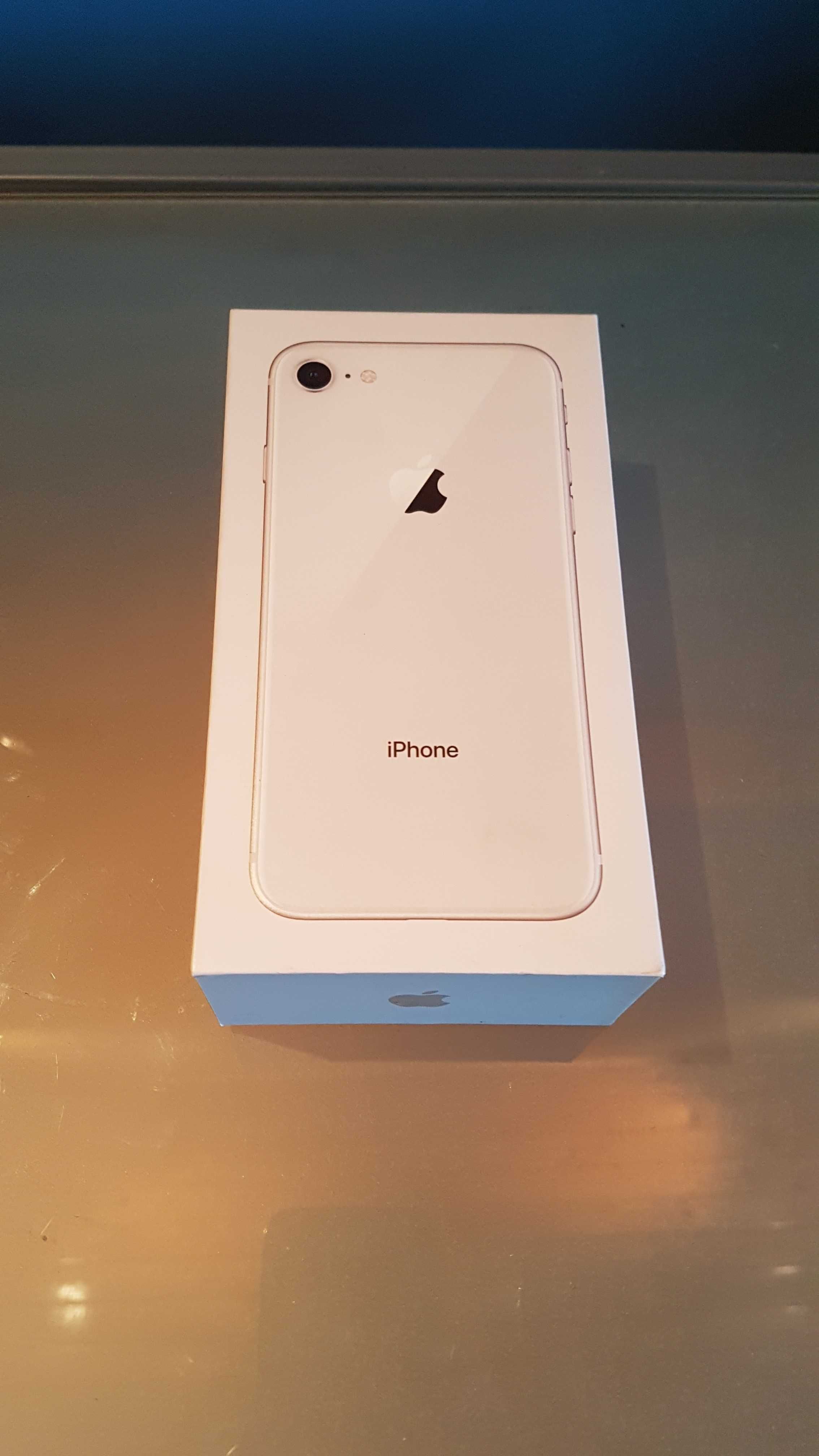 Pudełko po Iphone 8 Apple + słuchawki + adapter
