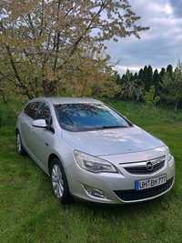 Sprzedam Opel Astra Sports Tourer Innovation