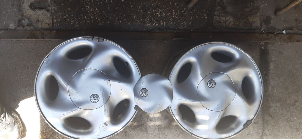2 jantes com 1 tampão a parte vw sharan