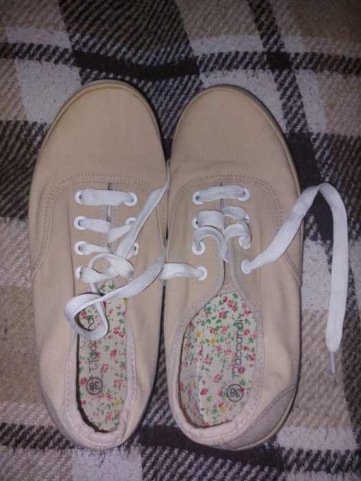 Взуття , кеди для дівчинки , жіночі
