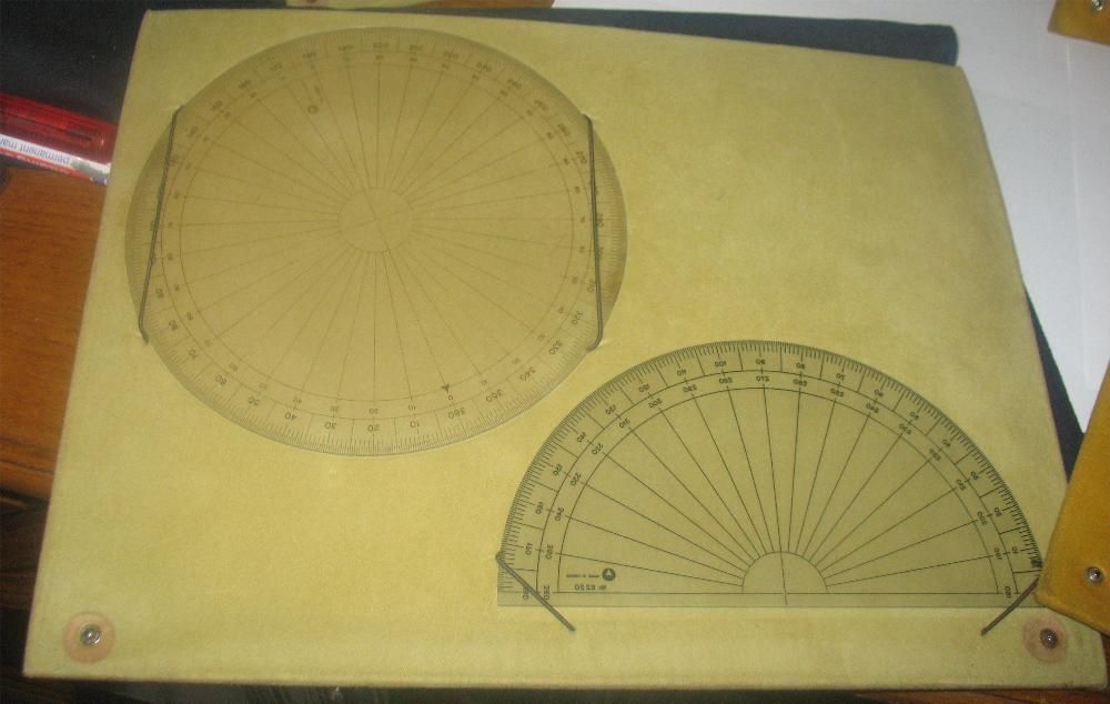 Instrumentos de desenho geométrico com várias décadas e outros - MOLIN