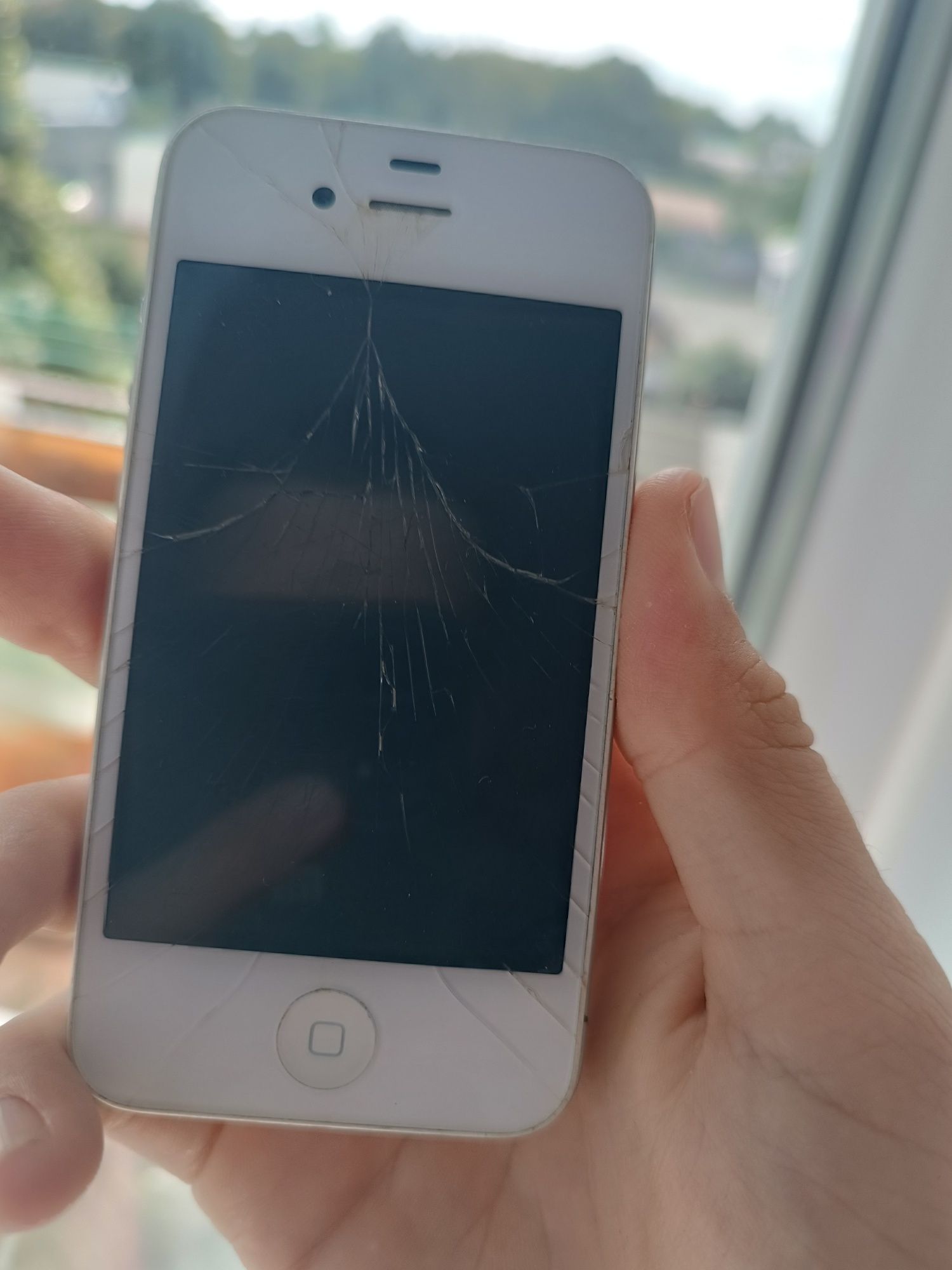 IPhone 4S на запчастини
