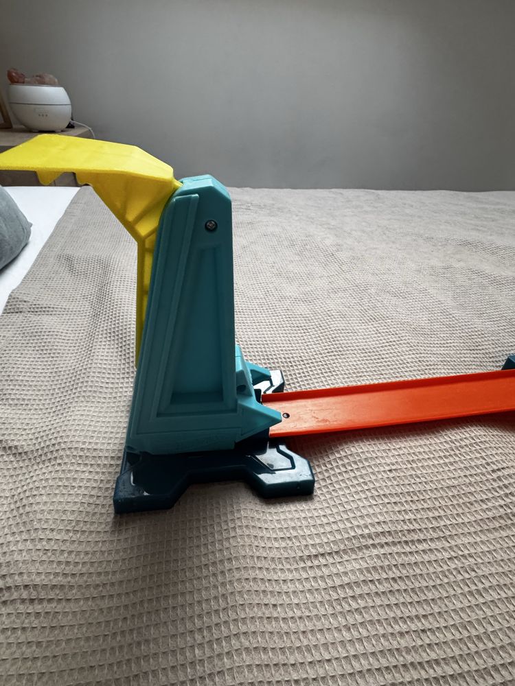 Hot Wheels Potrójna Pętla