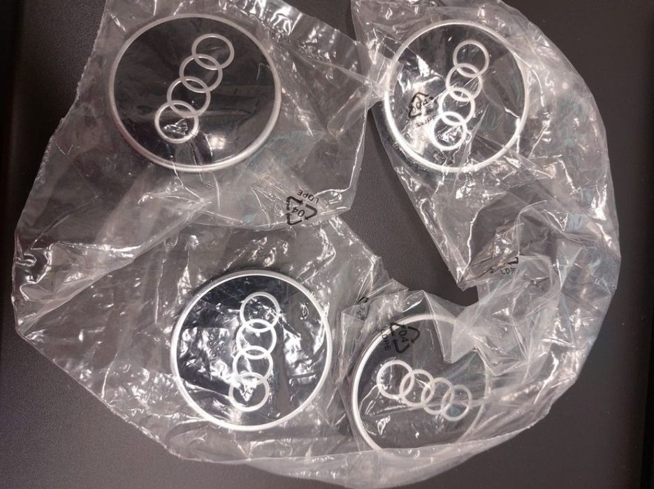 Nowe oryginalne dekielki/ zaślepki do Felg Audi 81A.601.170/komplet