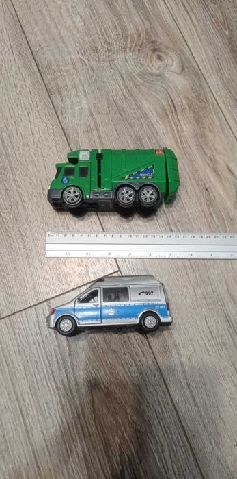 PAKA zestaw pojazdy duże resoraki radiowóz śmieciarka