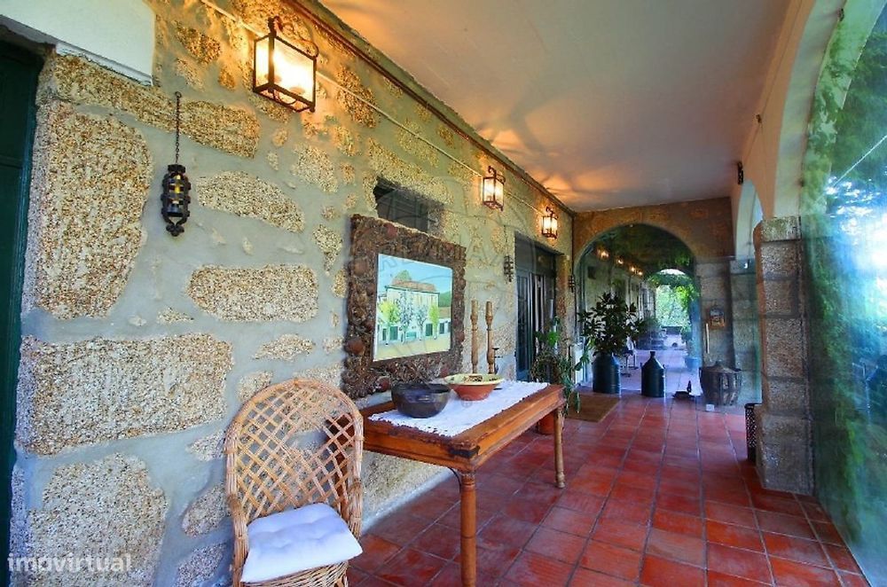 Moradia T10 para venda