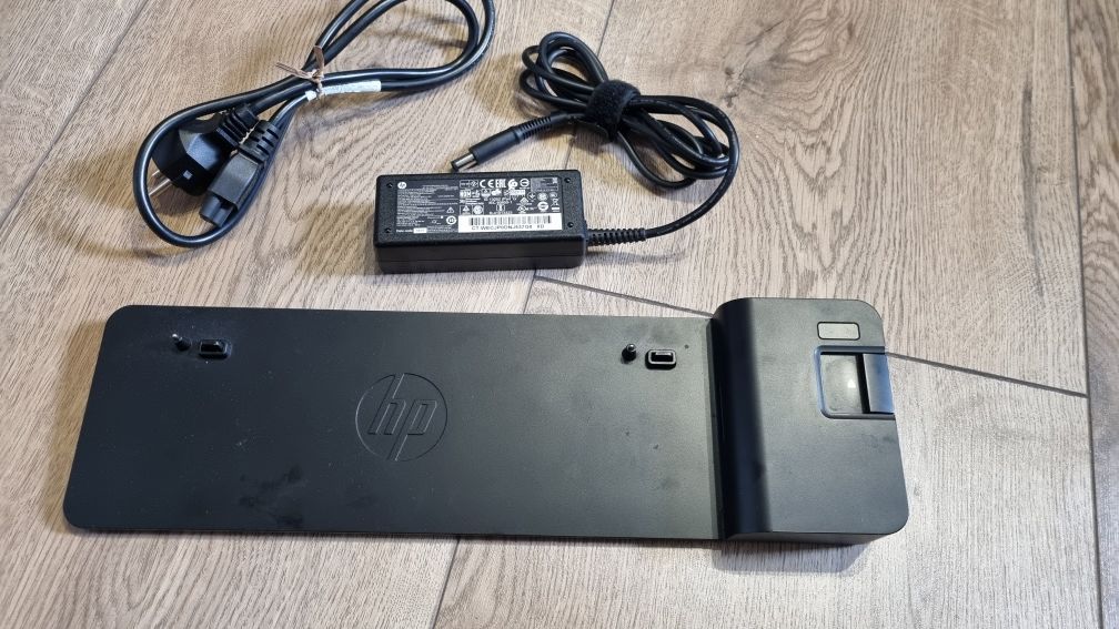 Stacja dokująca HP + zasilacz HP 65W