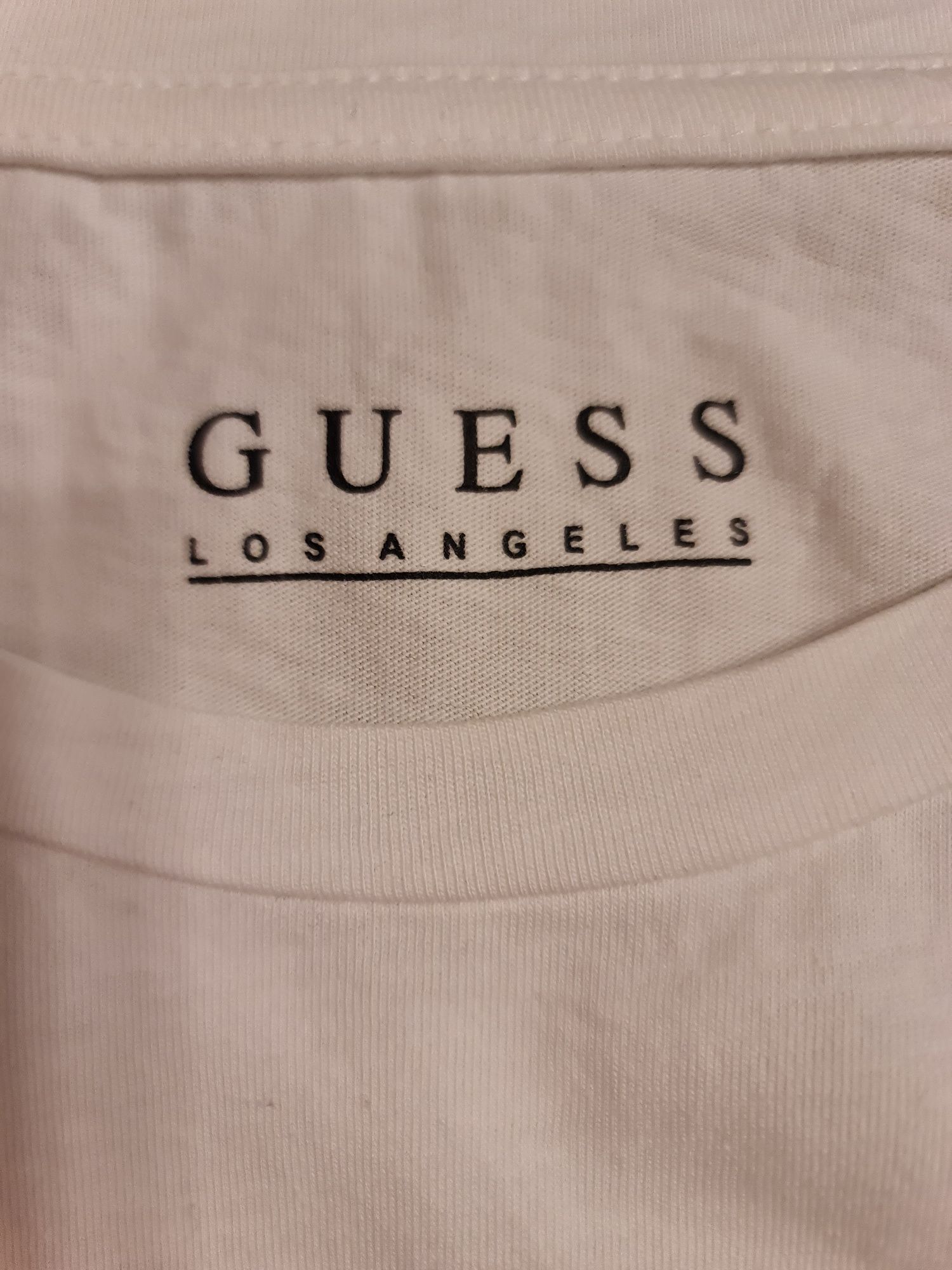 Biały t- shirt, koszulka Guess, złote logo