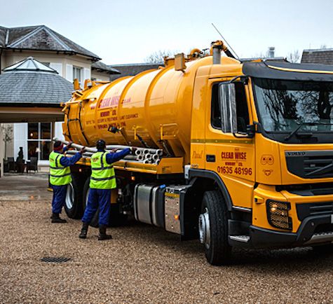 Выкачка ям туалета Солнечное прочистка труб дренажи илосос