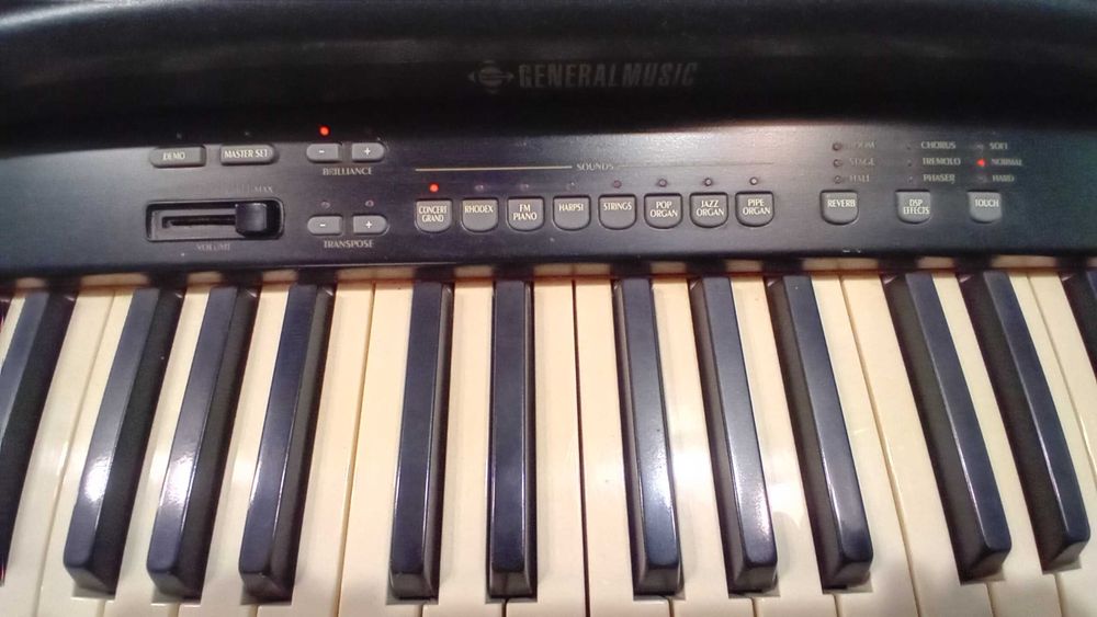 Digital Piano, 88 Teclas — Bom Estado