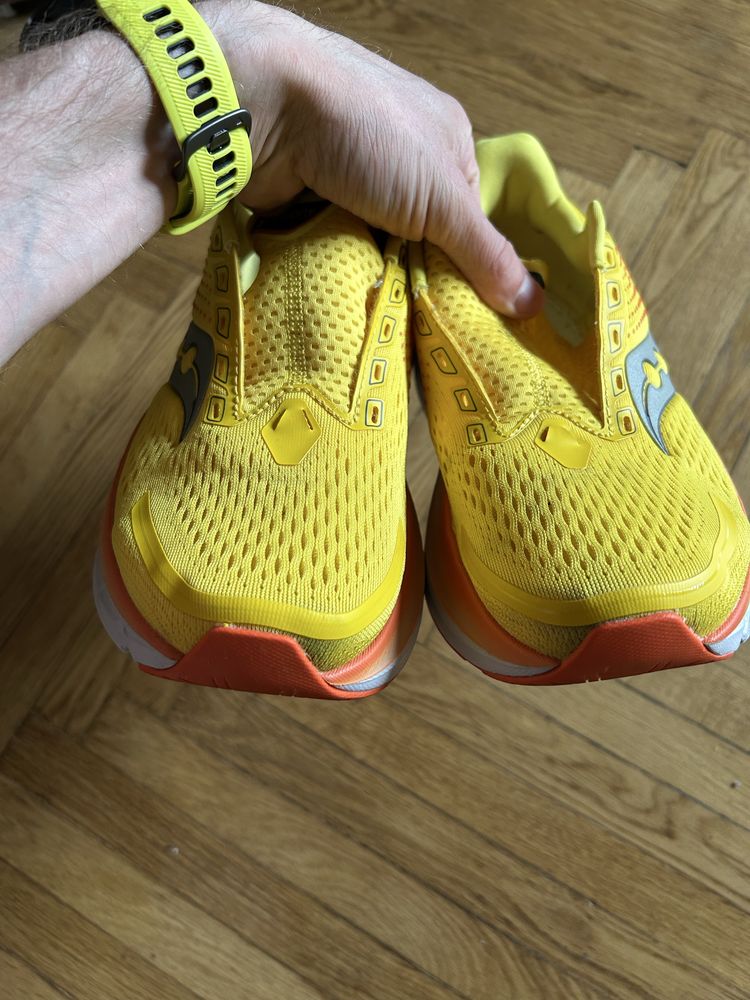 Чоловічі Кросівки Saucony GUIDE 17