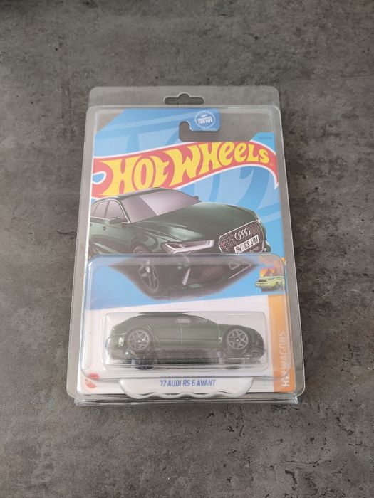 '17 Audi C7 RS6 Avant Quattro Wagons Long Card USA Hot Wheels green
