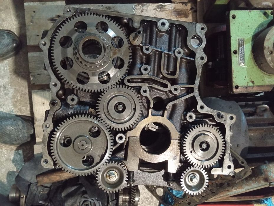 головка блоку циліндрів двигуна Мерседес спринтер ом651 Mersedes