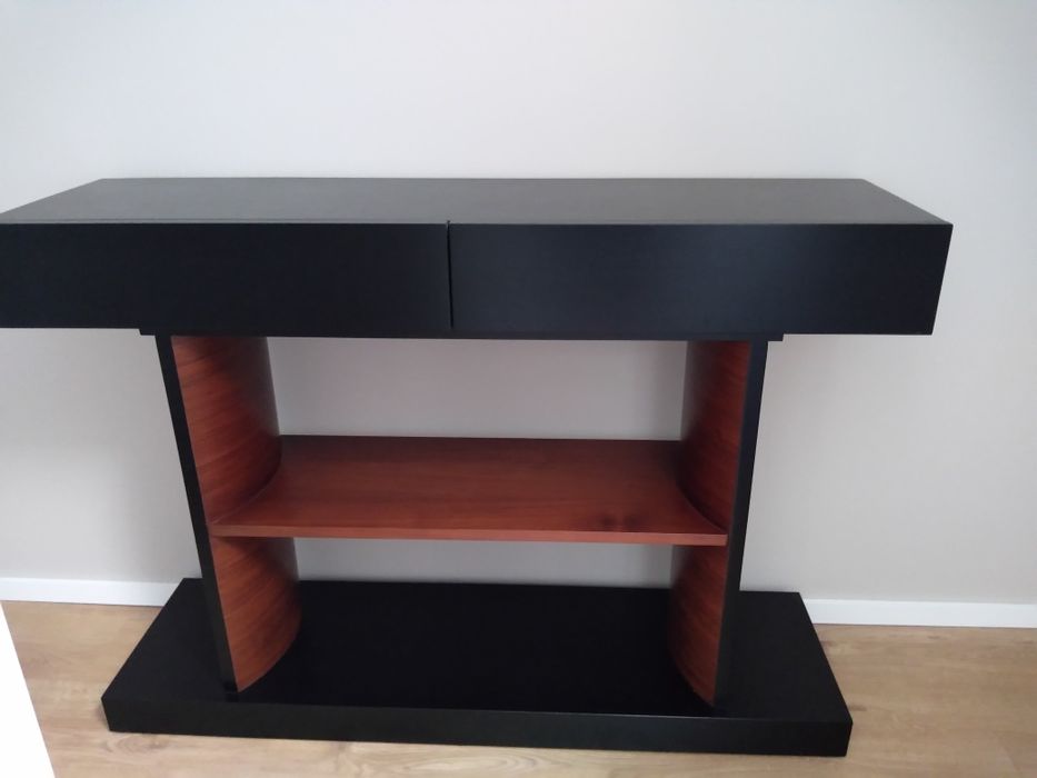 Móvel de entrada consola